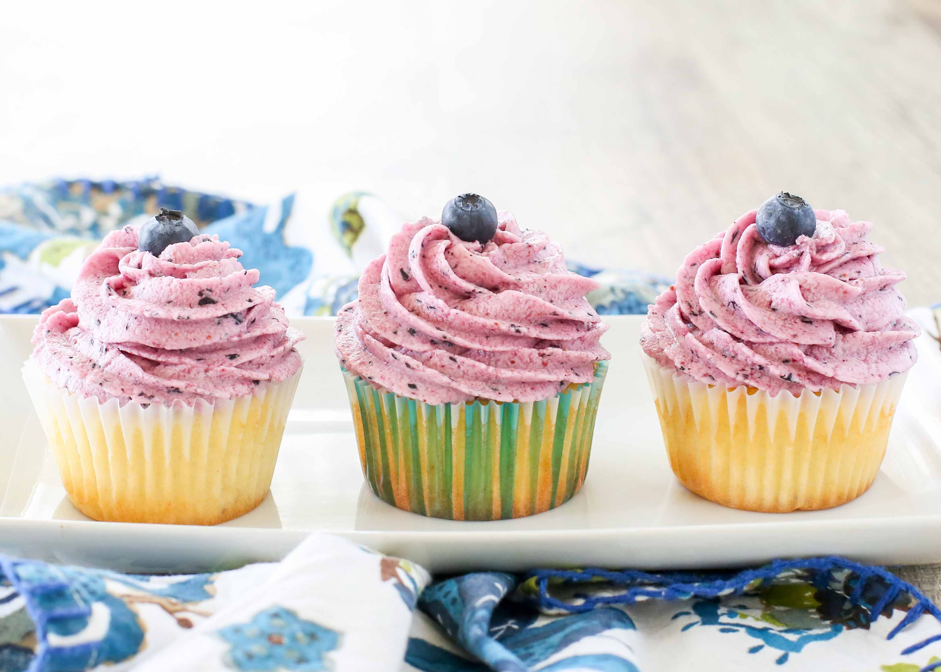 Fresh Blueberry Frosting: The Irresistible Cupcake Topper
